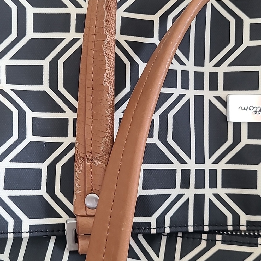 Petunia Pickle Bottom Black and White Geometric Baby Bag - Picture 8 of 11